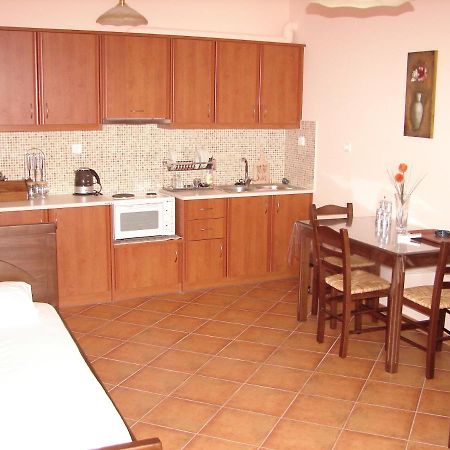 Makronas Apartments Karystos  Buitenkant foto