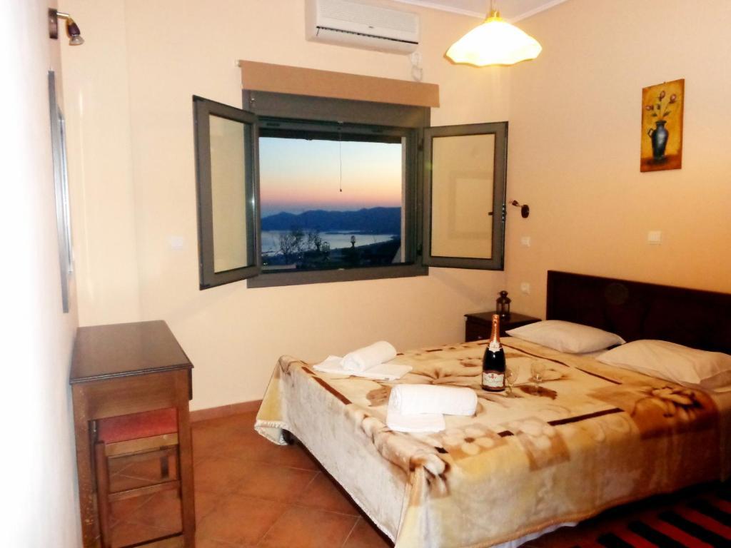 Makronas Apartments Karystos  Buitenkant foto